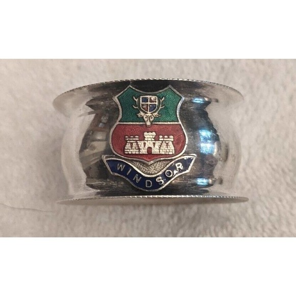 Windsor Castle Napkin Ring - Picture 1 of 4